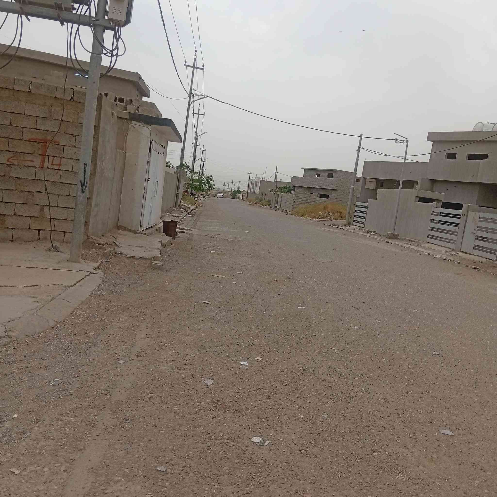 قطعه للبيع قريب ع مستشفى الجديد ركن قريب ع مدرسه 180m سعرها
14مليون بي مجال ***********

