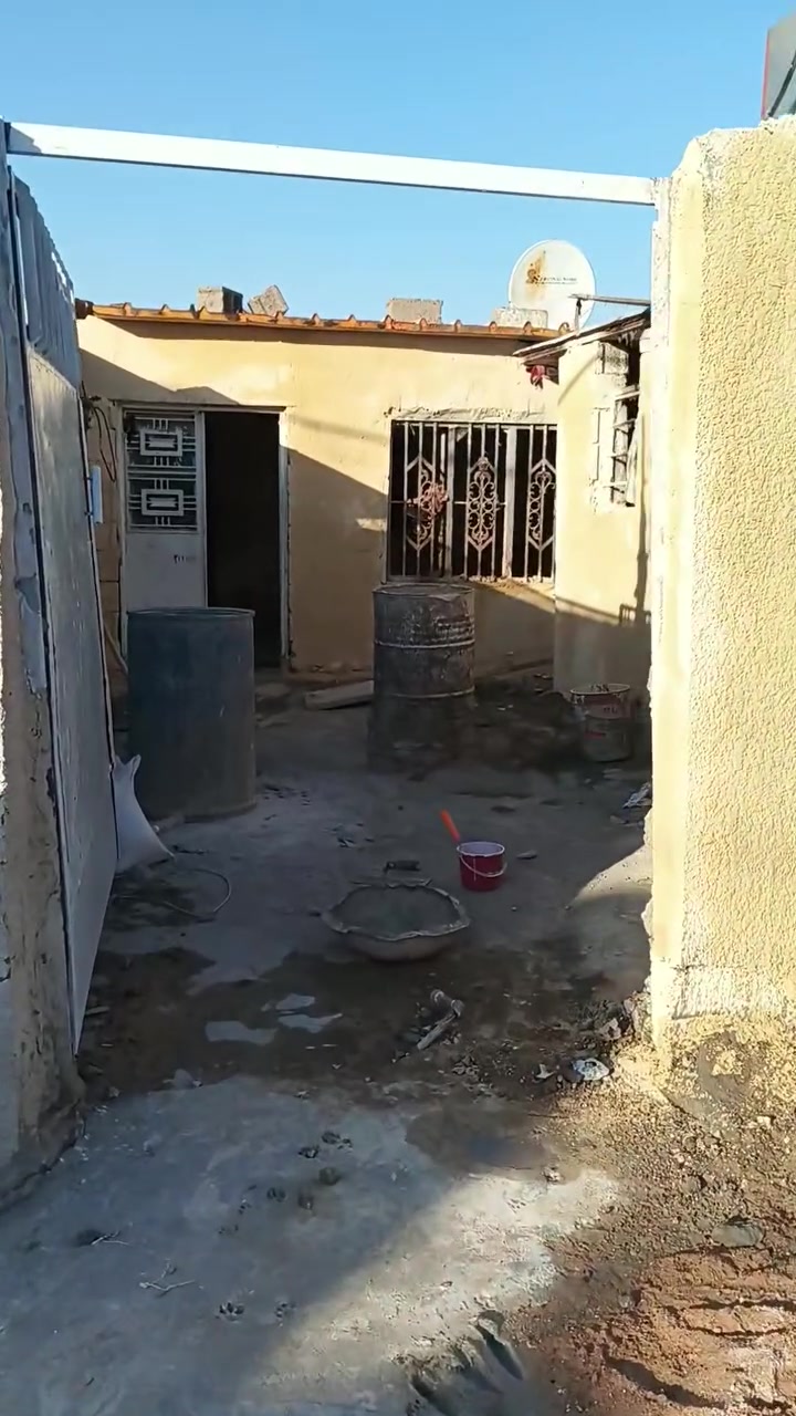مكلف بالنشر سلام عليكم بيت تجاوز للبيع في بغداد جكوك سعر 7.500 سبع ملايين ونص قريب على الشارع والسوك مكانه حلو وكلشي قريب عليه كهرباء ماء سحب كلشي بي بيت جاهز اتصال *********** وتساب
