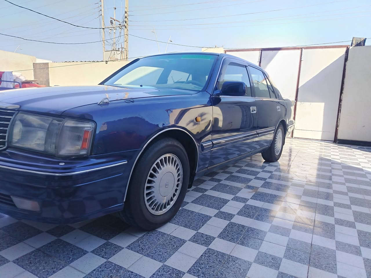🚙✨ تيوته كراون رويال  فئة بلاتينيوم | وكالة بعده ✨🚙
السعر 95وبيه مجال 

الفخامة اليابانية بأعلى المواصفات 👑

✅ موديل 2000
✅ فئة بلاتينيوم
✅ وكالة تيوته
✅ ماشية فقط 459066 كم
✅ مكفولة كفالة عامة
✅ جديده حيل 
✅ بحالة الوكالة وشبه زيرو
كشنات كهرباي خلفي 
امامي كلهن كهرباي 
تبريد ثلج شغال
قطعتين خلفي امامي
مكينه وكير 300
كهربايت كله شغاله 
ليت زينوون وكاله 
سياره فول للخير 

✨ سيارة تجمع بين الفخامة، الهدوء، والأداء المميز مع أعلى مستويات الراحة والتكنولوجيا.
📍 العنوان البصره 

📞 للاستفسار
***********
🔥 فرصة نادرة… سيارة شبه زيرو بمواصفات فاخرة وجاهزة
