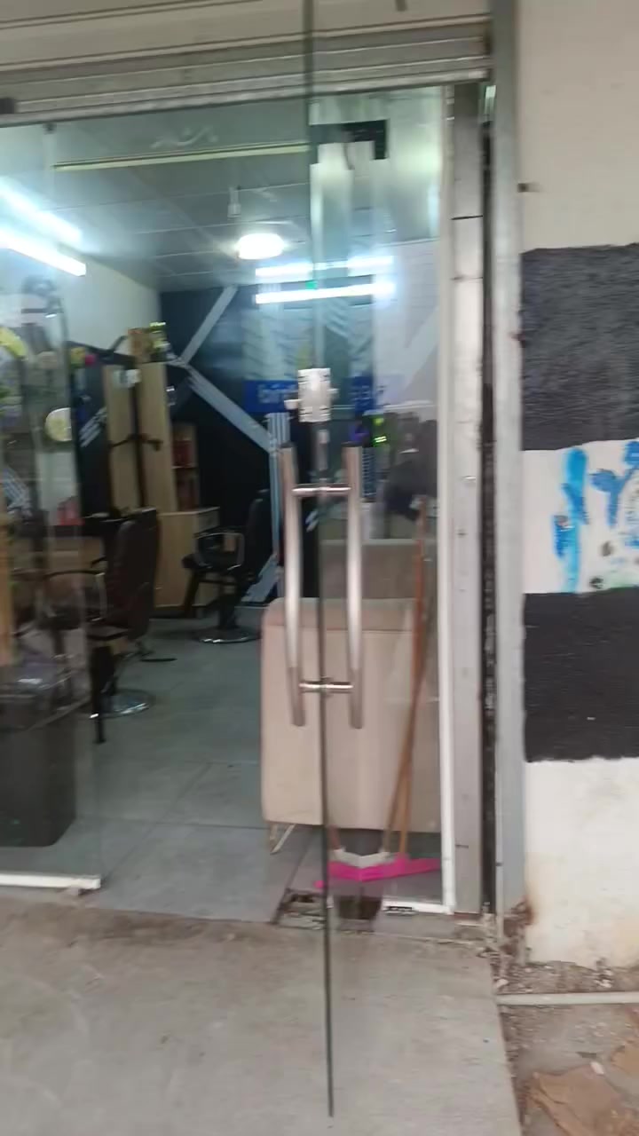 سلام عليكم اخوان محل حلاقه كامل مكمل ما بيه اي نقص  وشغله خير من الله تريد تبقه بل محل تريد اخذ غراض +جام خانه هم للبيع مكاني كركوك حي النصر سعر خاص


**إذا كنت صاحب هذا الإعلان وتريد حذفه لأي سبب، رجاءا أرسل رسالة إلى الدعم الفني**