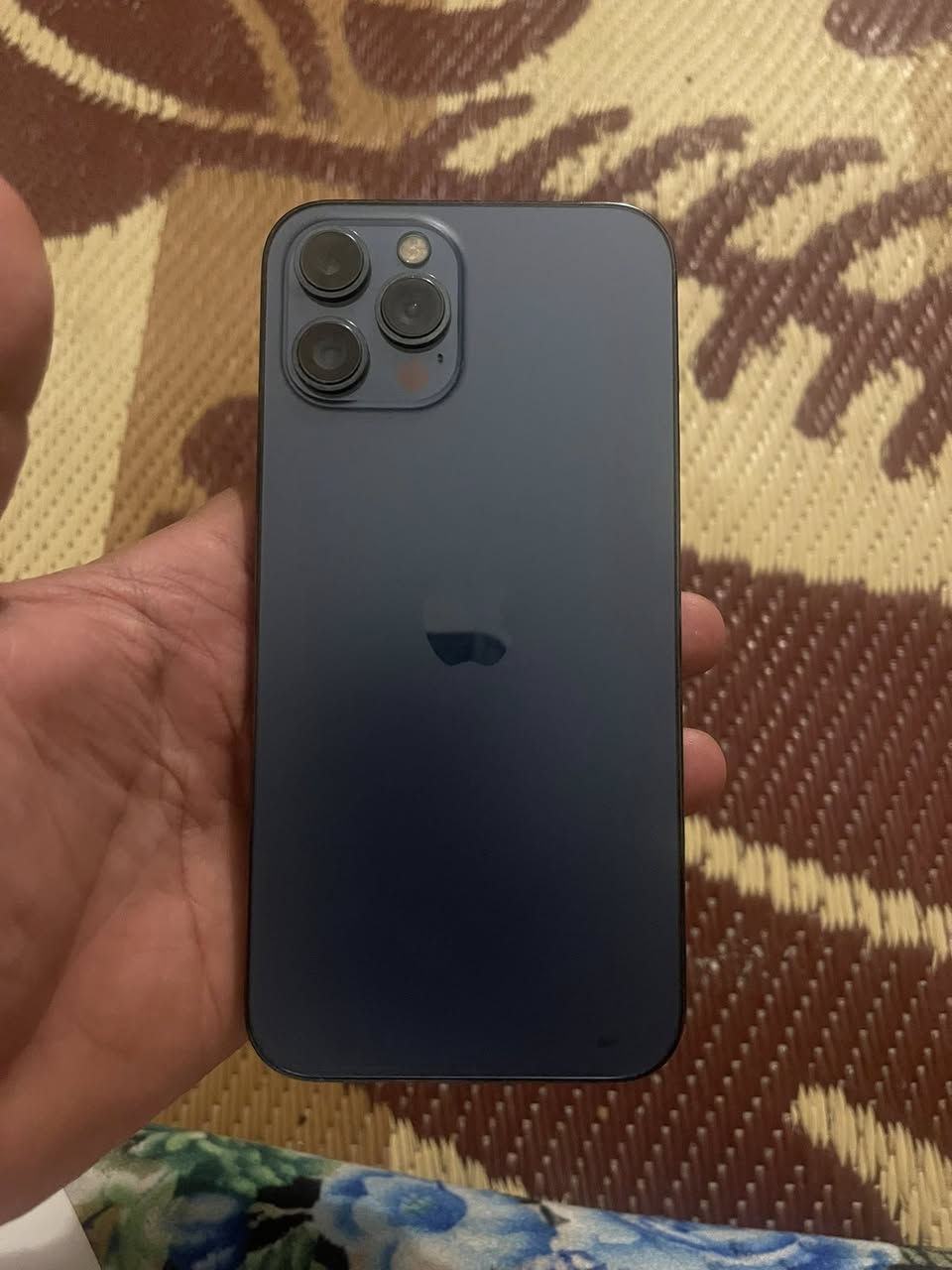 ‏سلام عليكم iPhone 12 Pro Max واحد ذاكرة 512 بدل بأربع قطع مثل ما موضح بالصور الثاني ماستر فقط ظهري مكسور بطاريتها خدمة شراي يتصل ***********￼
