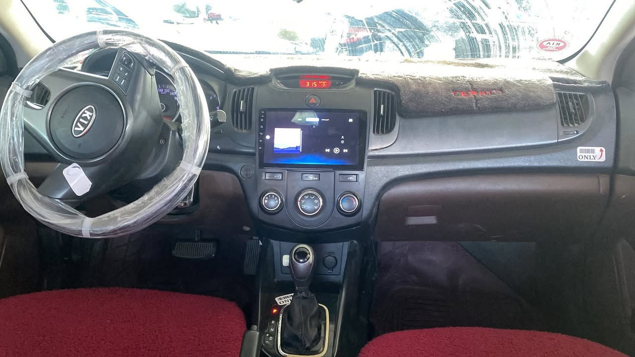 السلام وعليكم من رخصة الادمن كيا سيراتو 2012 خليجي سيارة بيها 3 قطع صبغ  اثر جراد داخل جوزي سيارة كير ￼محرك كله مكفول نصبتها حلوه 
الرقم 
***********
