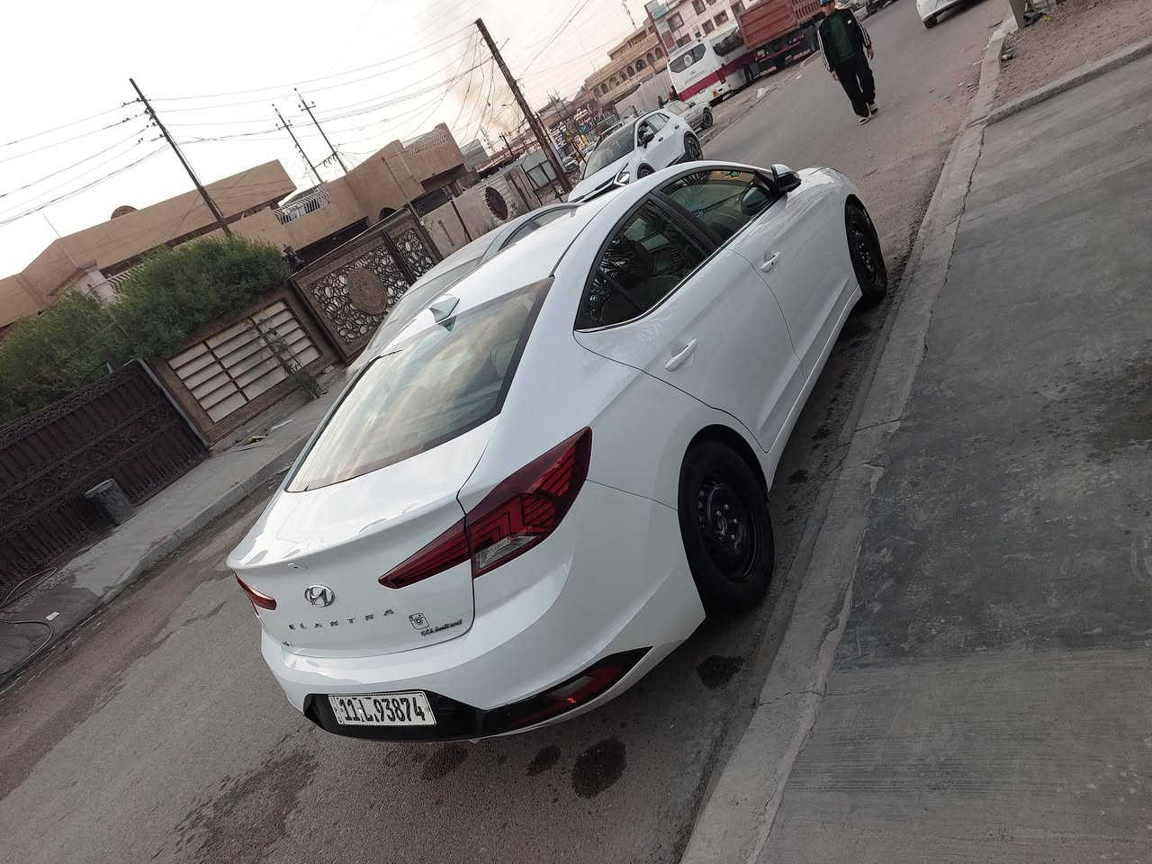 🌸النترا لمتددELANTRA1 فول امريكي
حادثها بدون ايرباك بدون دواخل 

طخه بسيطه بلجنطه او طخه بل باب الوره السايق معدل بارد

🌸مواصفات لمتد يعني فول عدا الفتحه 

🌸السعر 140$ اوبيها مجال 

🌸بصمة  + بصمة أبواب بصمة صندوق + ترحيب

🌸رادارات جانبيه وخلفي وامامي (تحديد المسار)

🌸نقطة عمياء +اشاير بالمرآه الجانبيه

🌸قيادة ذاتية + قيادة ثلاث وضعيات 

🌸لدات لايت أمامي لايت امامي 4 عدسات زنون 

🌸بك لايت ليد

🌸فول تحكم جهتين استيرن 

🌸دشبول ملون شاشة اعطال ملونه

🌸كشنات كهرباء + جلد + تدفئه كشنات امامي وخلفي

🌸صندوق ذكي

🌸 تحديد مسار 

🌸اشاير مري مانع انزلاق 

🌸ترحيب عند الاقتراب أضواء

🌸شحن وايرليس لاسلكلي للموبايل

🌸شاشة كبيرة  8 انج + GPS+ بوصله + كامره خلفية دواره

🌸منضومة تبريد جديده 

🌸محرك 2000. دوووش المرغوب

🌸السياره بأسمي رقم بغداد 

🌸سستم صوت 9 سماعات دمام امامي خلفي  

🌸وباقي المواصفات معروفه 

🌸 مكان السيارة بغداد الغزالية  

🌸***********

🌸***********
