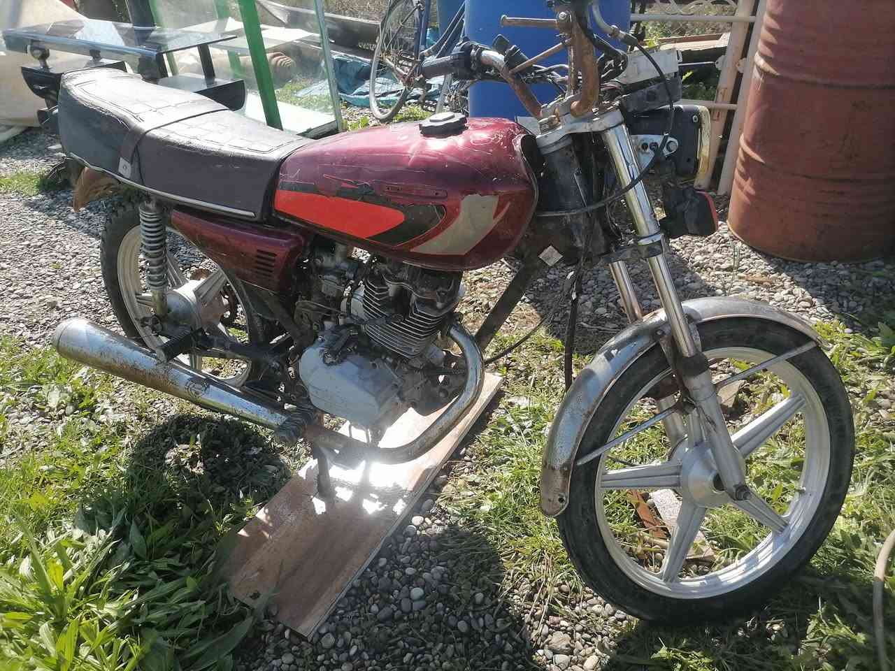 سلا عليكم ماطور للبيع محرك كيم فحم نظيف مفرحوي لحضن رقم بيوس *********** علي
