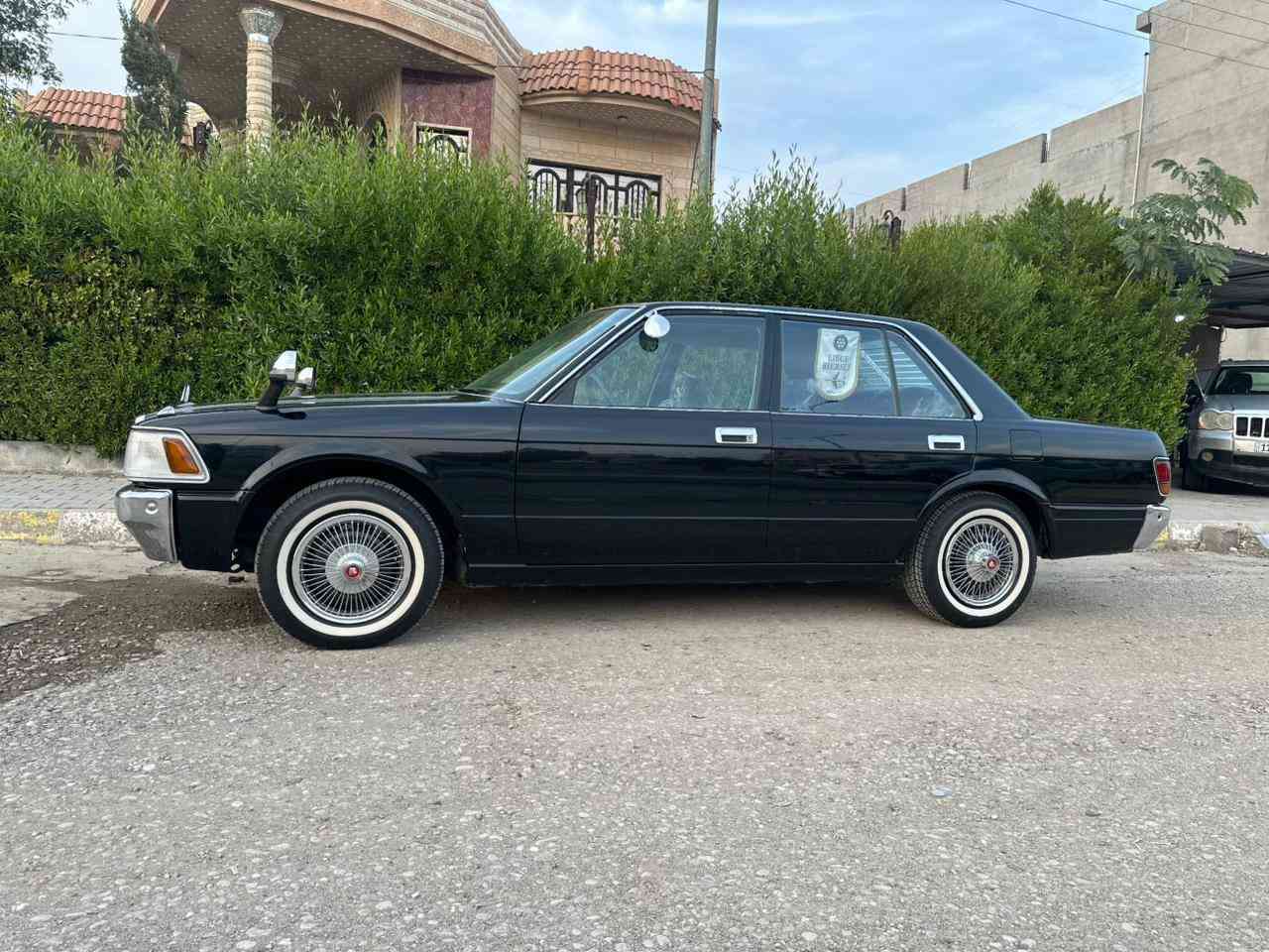 سلام عليكم سيدان 1989 السيارة نضيفة كلش بيهة صبغ صفحتين فقط وصورهة موجودة قبل الصبغ جمالية فقط قمارة وبنيد وصندوك بلاديات سنوية جديدة رقم انكليزي ديالى السيارة احلة من الصور بهواية عليهة ادامة كاملة تخم تاير صدر امامي خلفي نوزلات بلكات كهربائياتهة كله شغالة مابيهة كلوب طافي والسيارة متعوب عليهة كلش والصور تحكم ميحتاج اسولف مصروف عليهة هواية بيع فقط بدون مراوس 
السعر 68
مكان السيارة ديالى خانقين 
***********
