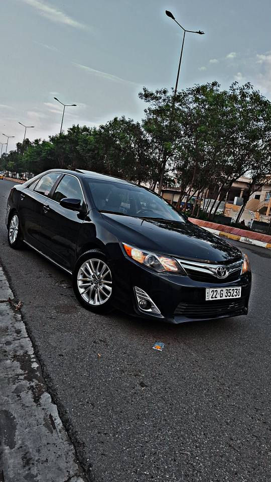 تۆیۆتا کامری 2012 
مواصفات XLE فوول ئەمریکی 
کامل بۆیاغ وەرگەڕاو نییە مەکینە و گێڕ و کارەبایاتی بەشەرت سەنەوی تا 2030 تازەیە سڵایتە ،کوشن جلدە کامل ،دوو کوشن هیتر ، بەسمەیە دوو درگا بەسمەیە ، تەبرید نیزام سبلێتیە مەکینە 2.5 ، نرخی 114 و مەجالێکی برایەنەی تێدایە ژمارەی سەنەویش بەناوی خۆمانەوەیە  مۆبایل *********** كركوك, العراق
