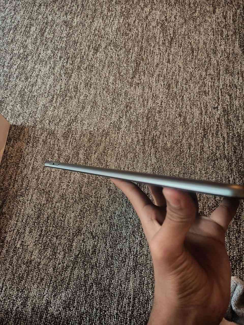 ايباد 9 نضيف كلش
ما مفتوح ابد 
مع كامل ملحقات شاحنه اصليه وكيبل اصلي 
مع حافضه من النوع القوي وكيبورد يأتي مع الايباد 
بطاريه 77%
نضيف كلش 
سعر 210 وبي مجال


**إذا كنت صاحب هذا الإعلان وتريد حذفه لأي سبب، رجاءا أرسل رسالة إلى الدعم الفني**