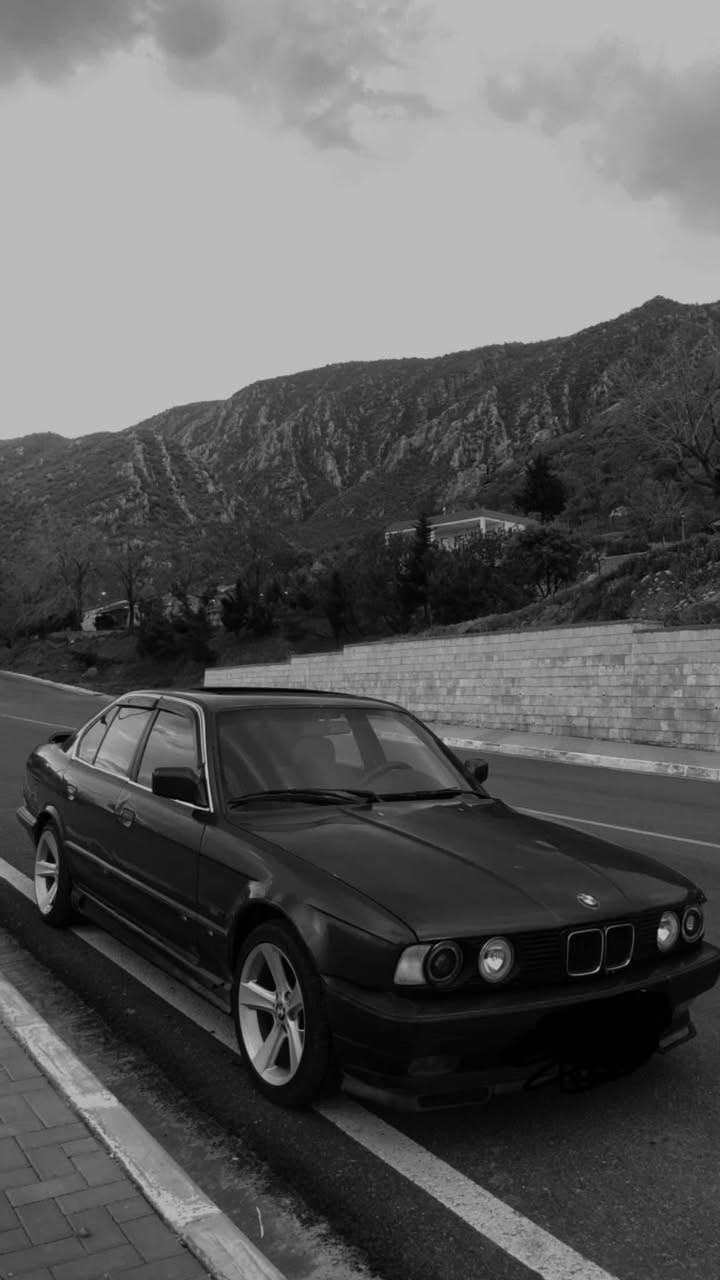 Bmw 1992 525 اوتماتيك فول فولة 
سعر ٥٥ 
*********** دهوك, العراق
