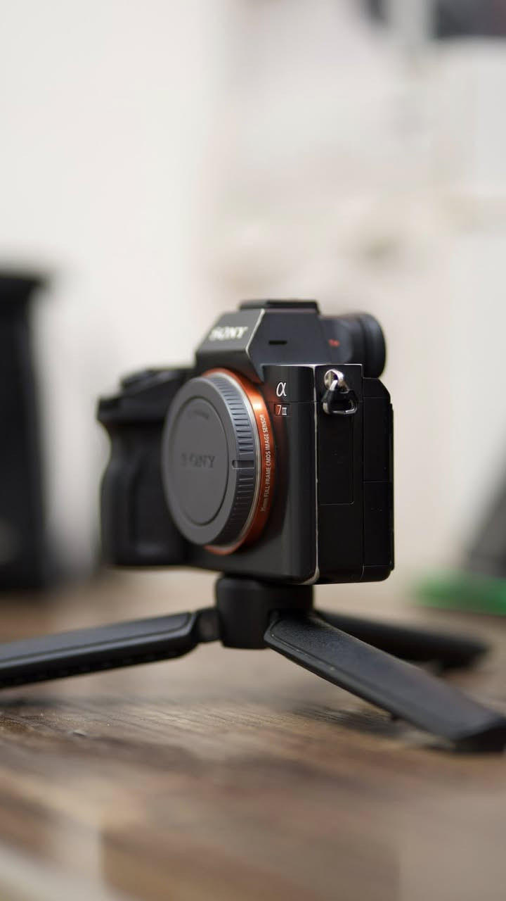 السلام عليكم سوني a7iii بدي فقط
 الشتر 54الف
 السعر مليون و50 الف
 الكامره موضحه بالصور من كل الجوانب
 مع عداد الشتر ايضاً 
متواجد واتساب ***********
