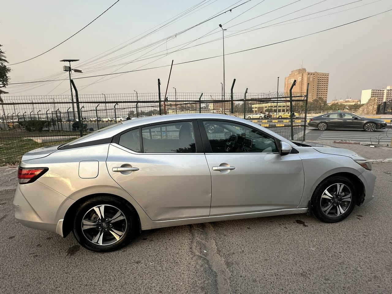 السلام عليكم
نيسان سنترا موديل 21
حادث امامي من امريكا مبدل بنيد مصبوغ وجاملغ خلفي وبيه قطعه بارد
موصفات sv معروفه
سعر 115 
مكان سيارة بالكاظمية
للاستفسار *********** متوفر واتساب
