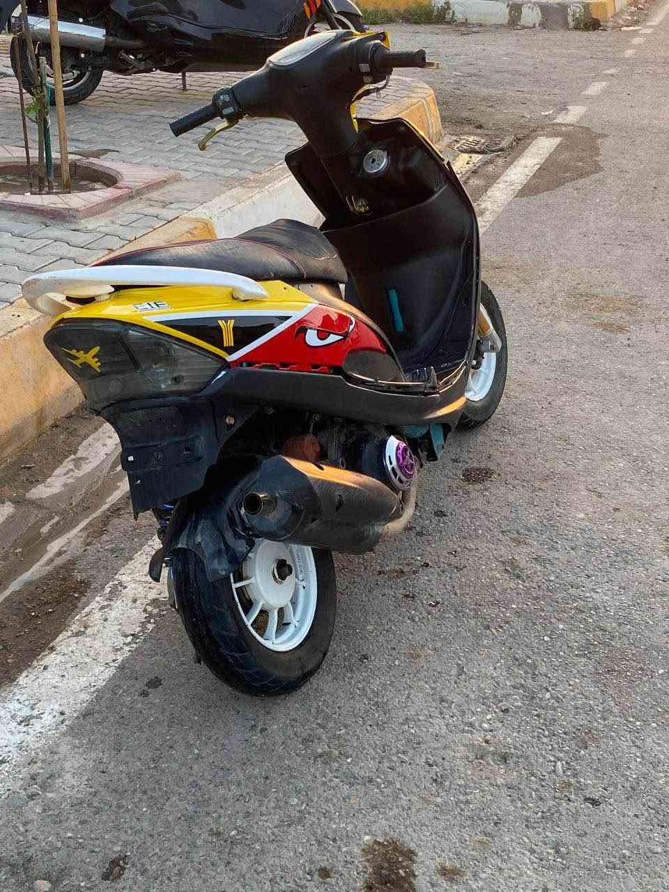 دراجه ماكس عدله نضيفه مكينه خير من الله 
مزوده خارجي 
شكلها حلو مثل ما تشوفون 
العنوان بعقوبه ناحيه كنعان
سعرها مناسب 
الشراي يجي خاص 
او يخابرني على هاذا الرقم *********** Singapore
