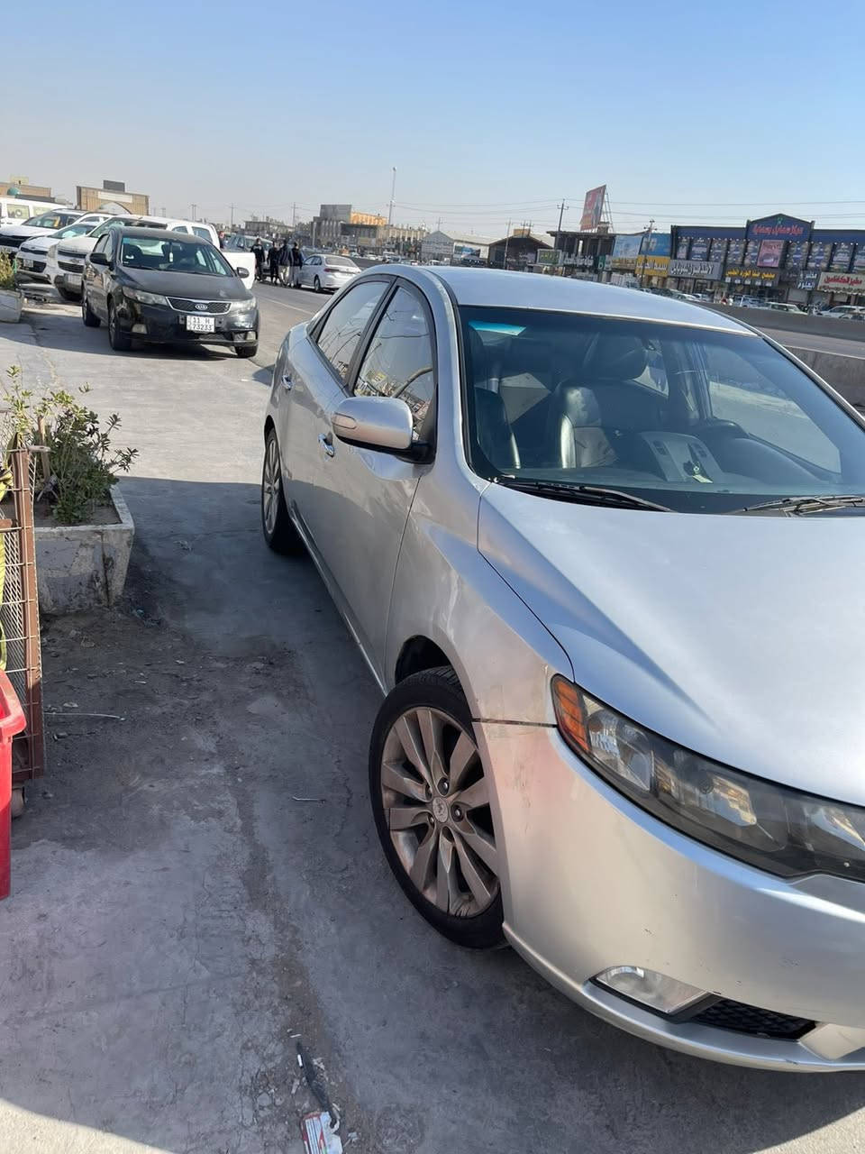 السلام عليكم للبيع سيراتو 2009 ادوات (گص) متوأم بغداد ارقام و سنوية فول مواصفات عدا الفتحة جاهزة عالاخير بصمة و شاشة و كشانة جلد و حساسات و شاشة ايباد گير محرك صدر تايرات تبريد تدفئة جاهزة من كل النواحي السعر ٤٧ و بيها مجال مكان السيارة صلاح الدين العلم 
استفسار اتصل خاص ما اجاوب ***********
