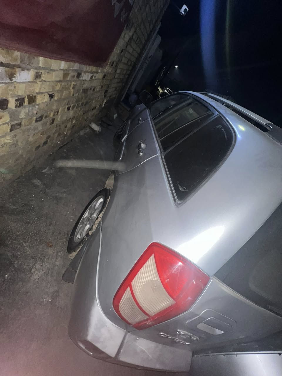 تيكو 14 
للبيع او ماروس وي سياره رياضيه مناسبة 
محرك 2000 

كير اوتماتيك 

بيهه صبغ اثر خياس فقط

كير مكينه كفاله  

رقم بصره تحويل ثاني يوم

تبريد شغال 

فتحه شغاله 

سياره حلوه ومالت بيت 

وسعره 62وبيه مجال للشراي 

للاستفسار  ***********

مكان (ميسان)
