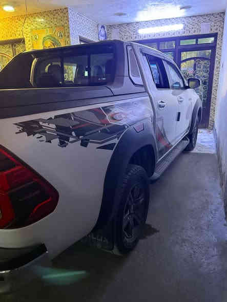 بيكم هايلوكس 2024
المحرك:- ٦ سلندر
الون:- اابيض 
فئه:- SAS
ماشيه السياره :- 38000
السياره بحالة الوكاله والنظافه ١٠٠٪؜
المواصفات:-
رقم بغداد 
مري تنطبك اوتو 
شاشه تدعم كار بلي واندرويد اوتو
شاحن وايرلس 
قطعتين تبريد 
بصمة ابواب
كاميرات محيطيه ٣٦٠ درجه
حساسات ٣٦٠ درجه
بنيد جكات
البدي اناره داخلبه
منفاخ بلادي مال شركه 
شاشة اعطال ذكيه
لايتات بدي بلادي مال شركه
لد داخلي بجميع الابواب 
السياره عليه ادامه جديده 
عليه تخم تايرات جديد 
السياره مكفوله كفاله عامه لا ضربه ولا بارد ولا حار السياره مال بيت وبلعافيه على الياخذه السياره بسمي وشرط التحويل 
مكان السياره بغداد 
الرقم :-‏‪0771 236 3620‬‏
