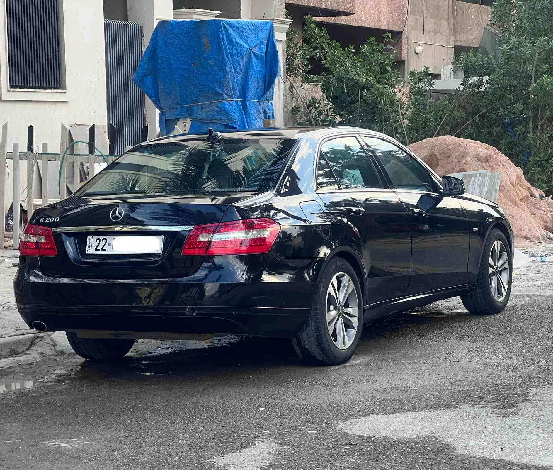 السلام عليكم 
للبيع فقط ومستعجل على البيع
السعر 129 مجال بسيط
مرسيدس E200 موديل 2011
محرك 4سلندر
وكاله باجكر اربيل
 وارد خليجي ماشيه 230 الف كيلو
بيه فقط براغي البنيد مفتوحه السياره جاهزه وبدون نقص 
اليگانس فول عدا الفتحه
حساسات امامي خلفي 
شاشه وسطيه 
دواخل صاج
وشاشه اعطال بالدشبول 
شاشه تبريد 
انظمه قياده سبورت وكومفورت 
كشن دينامك و كهرباء ⚡️ 
وبيها مواصفات  بعد 
اناره مخفيه بالدشبول وبالابواب 
وباقي المواصفات المعروفه 
رقم اربيل جديد باسمي تحويل او كاله ثاني يوم
هزه وفحص جديده 
مكانها بغداد اليرموك 
السعر 129 وبيها مجال بسيط 
***********متواجد وتساب بغداد, العراق
