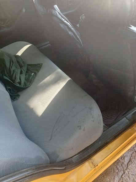 السلام عليكم بيجو مكينه وكير جديده مصفره هيه وغرامات سنويه 27 كهربائي كلها شغاله تبريد ثلج صدر امامي وخلفي جديده باتري جديده سياره حلوه لا ضربه ولا تبديل مابيه نقص كامله مكمله سيارة. 2011 السعر 32 وبيه مجال مكاني بغداد الجزيره السياحيه ***********
