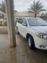 هايلاندر ٢٠١٠ رقم بغداد باسمي تحويل ثاني يوم سيارة كلين مكفوله كشر ومي...