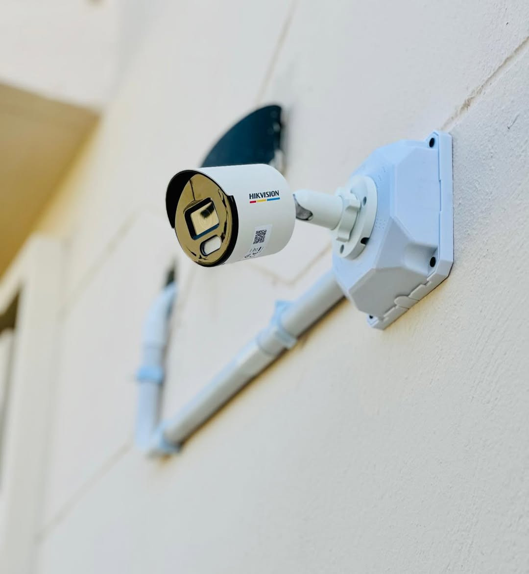 هل تريد حماية منزلك أو محلك التجاري؟
نقدم لكم أفضل أنظمة كاميرات المراقبة بجودة عالية وصورة واضحة ليلًا ونهارًا.

✅ كاميرات HD و 4K
✅ مشاهدة مباشرة من الموبايل
✅ تسجيل 24 ساعة
✅ تركيب سريع واحترافي
✅ أسعار مناسبة للجميع

🔧 تركيب وصيانة جميع أنواع كاميرات المراقبة.

للاستفسار أو الحجز تواصل معنا على الخاص أو واتساب.

***********☎️☎️📞
احمِ بيتك ومحلك… الأمان يبدأ بكاميرا.
