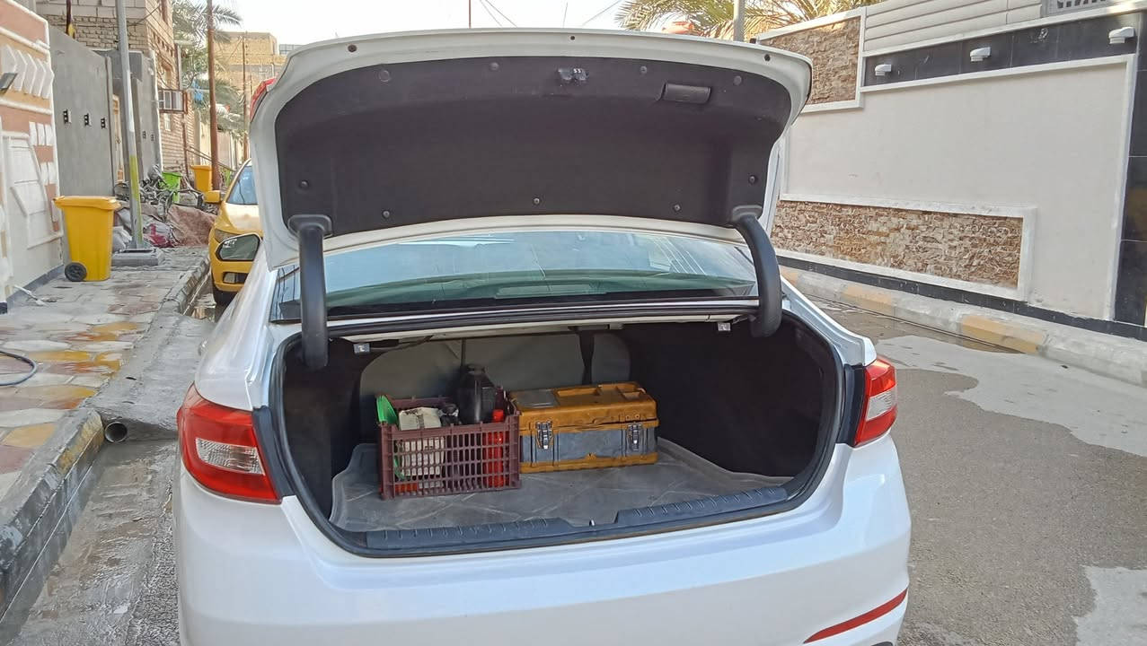 سلام عليكم هونداي سوناتا البيع موديل 20216  السياره نضيفه كلش ماشيه 170 تخم تاير جديد ضربته بس جاملغ مبدل وعندي البلاد المكينه 2000و400 السعر 125 المكان ناصريه  مركز الهاتف ***********
