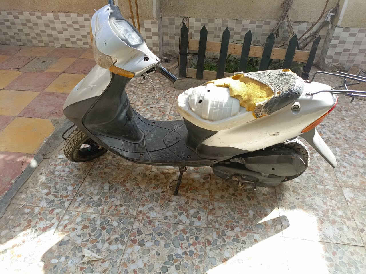 السلام عليكم 
دراجه عصفوري 60 الدراجه كامله ما بيها اي نقص فقط بس الكشن السعر 200 وبيها مجال 
المكان الرميثه ملعب القديم 
***********
