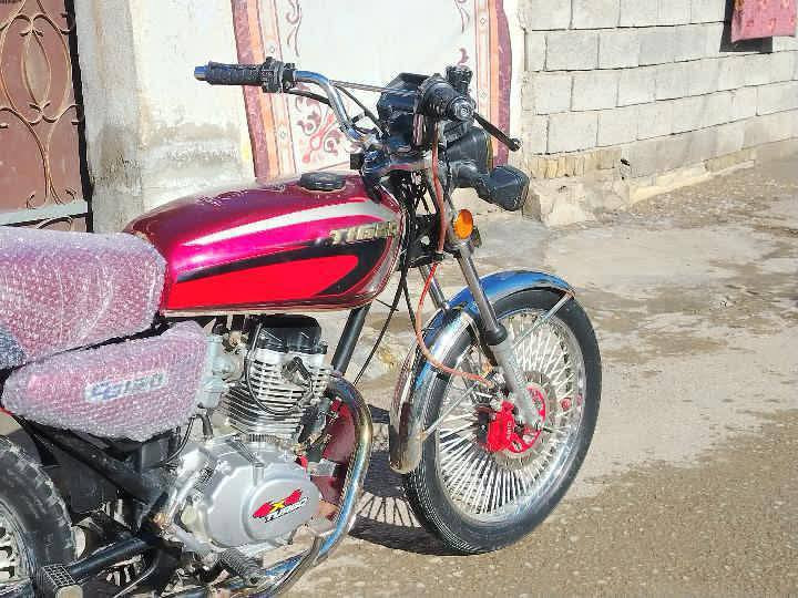 دراجه تايكر موديل 24 شلعه معدلل فول مكفوله السعر 550 وبيه مجال لل طيبين المكان بعقوبه تقاطع القدس ***********
