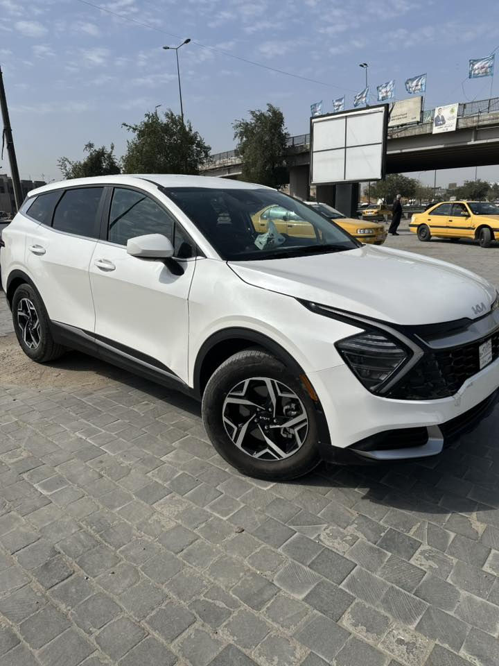 سلام عليكم سبورتج موديل 25 الفه LX
وارد أمريكي حادث سيارة تبديل جنطه نفس لون ول بنيد ربعه مصبوغ ولجاملغ تبديل نفس لون  سيارة ماشية 8الف  سيارة بدون ايرباك بدون شاصي بدون لغود 
السياره تجي اسويج كشنات مخمل اوتو هولد توقف ذاتي تحكم ستيرن شاشه ديجتل شاشه  تدعم كار بلي تجوه وسطيه ليد نهاري ليلي لايت LED. قطعتين تبرید محرك 2500 GDI. ويل كب ثلاث وضعيات سياقه Sport. Normal. Eco. سايد بريك بصمه نزول منحدرات
الاستفسار عبر الرقم ***********
السعر السياره 175 متواج على وتساب ول فيس
