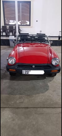 للبيع mg موديل 79 ماشية 85 الف كيلو سيارة جديدة مصبوغه عام للجمالية لل...