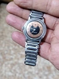 ساعة • سويسري • توصيل