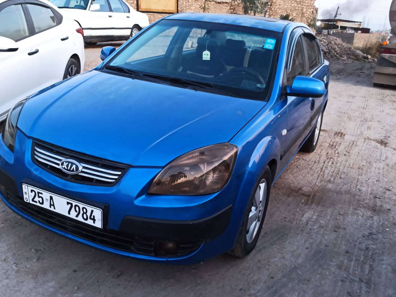 السلام عليكم
 كيا كولد برايد 
موديل 2009
سياره فول موصفات سلايت 
رقم كركوك الدولي 
هزه و سنويه جديده 
كابون بانزين الكتروني 
محرك وكير شرط
محرك 16دوش VVT
سياره بدون صبغ بيها ملاحظه يخصه صغيره باب الامامي بدون دواخل شرط والباقي مدام العين 
شرط التحويل 
السعر 90$ وبيها مجال 
🛑ملاحظه مهمه
 يرجى الاتصال من  الساعه 9 صباحأ إلى الساعه 9 مساء
#العنوان موصل الجديده شارع بغداد مجاور سنتر بغداد
#مكتب ال رزان للسيارت
***********
***********
