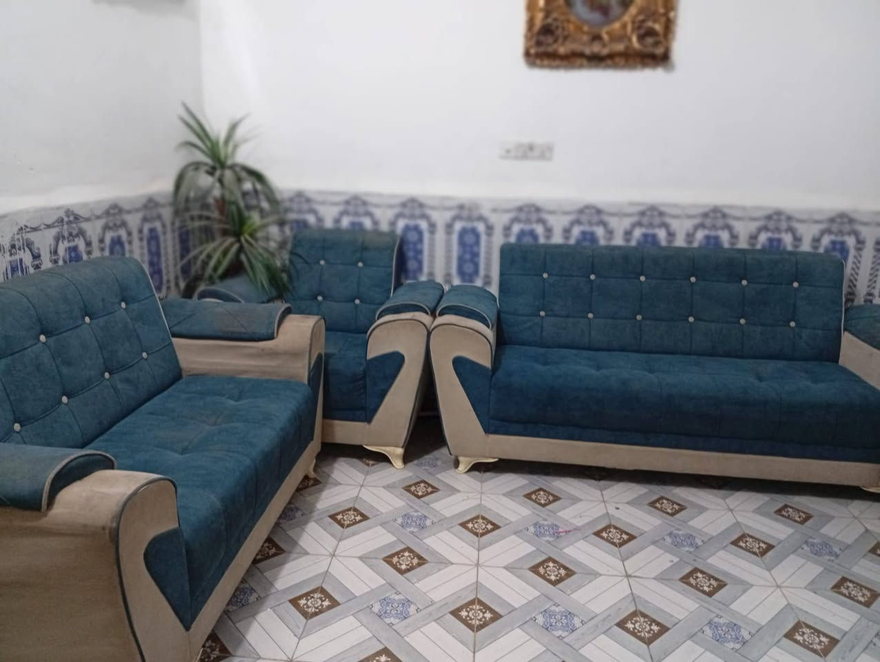 السلام عليكم 
غراض للبيع سبب البيع ننتقل لغير مكان 
خاص أو الاتصال ع الرقم ***********
