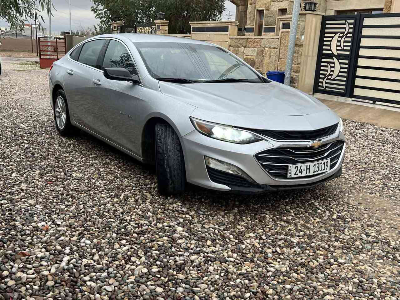 السلام عليكم
ماليبو 2020 لون سلفر مواصفات عاديه لد بصمه بل ابواب بصمه ايكو فول تحكمات ستيرن اوتو ستوب محرك 1500T تيربو فول شاشه كامره خلفيه 
ماشيه 38 الف ميل رقم دهوك 
حادثها كلش خفيف قطعه وحده و شويه بارد بلبوند
سياره كلش حلوه ونضيفها
طخم كشنات مغلفه يعني كشناتت نضيفهه 
السعر 112 
الاستفسار الرقم ***********
