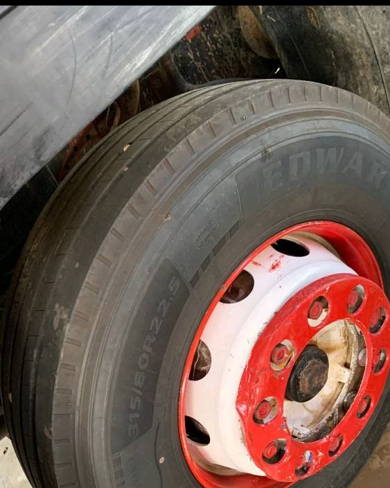 ان صقر موديل 1991  رقم صلاح الدين مشروع وطني  مكان طوزخورماتوو   سعر 60
***********
