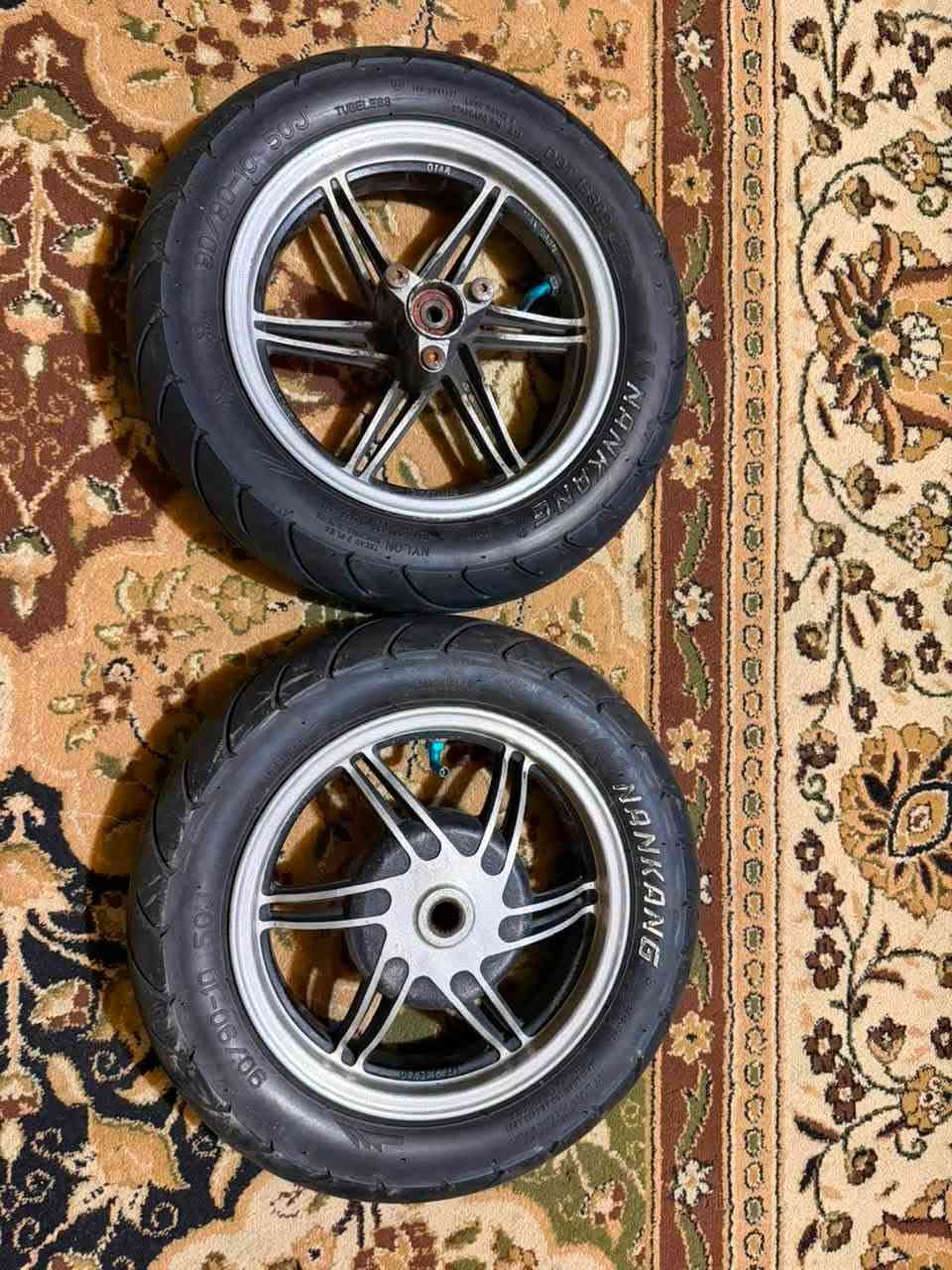 السلام عليكم شباب 
ويل كب نجمه اصلي مو تجاري‼️‼️‼️⚠️
ويل مفتوح من دراجه نازله رمبه هو و تايريته 
للتنبيه ⚠️⚠️‼️حته ما مستخدم بشارع 
هو و تايراته بالكارتون جلاتين 
المكان📍بغداد المشتل 
السعر 200 الف قفل قفل قفل ربع دينار ماينزل ‼️
*********** 
توصيل كافه محافضات العراق متوفر
