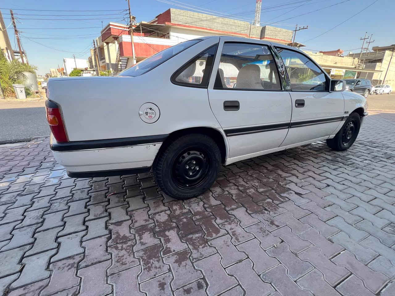 سلام عليكم اوبل فكترا مديل 1993حجم 20 رقم شمالي اربيل شرط. تحويل كير محرك بل شرط سياره بدون ضربه  وبدون معجون سعر 47وبيهه مجال *********** مكان سياره كركوك
