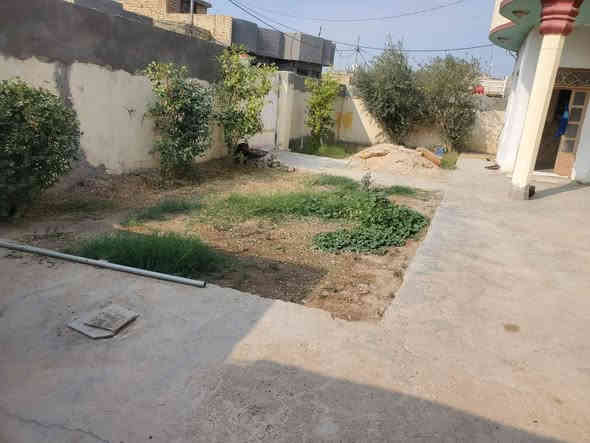 � للبيع بيت زراعي سند 25 مداور – مباشر بإسم المشتري
📍 الموقع: السنية / عمود 705 مقابل الشيخ حسين السلامي

✨ تفاصيل العقار:

 • المساحة الكلية 500م
 • مساحة البناء 300م
 • بناء طابوگ ونص بلوك بحالة نظيفة جداً
 • الأسس صب كونكريت والسقف صب كونكريت
 • يتكون من: 3 غرف نوم + صالة + مطبخ + برّاني + صحيات
 • خدمات كاملة: تبليط / ماء / كهرباء

📞 للاستفسار والتواصل:
*********** – ***********
