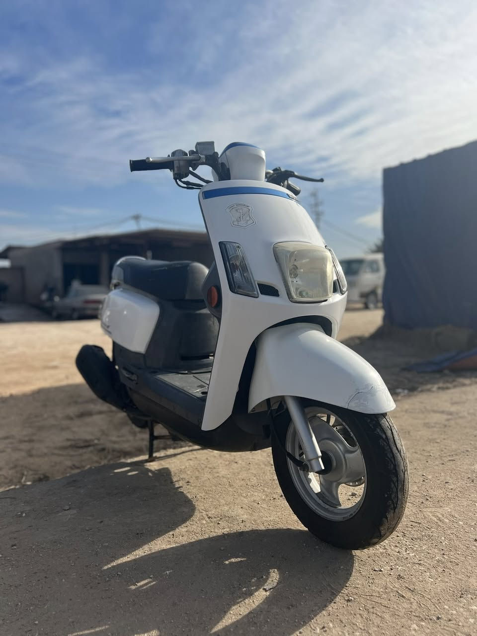 السلام عليكم بوليس مصطره للبيع موديل 2011 ختم واحد كفر ومكينه ودواخل بيها كسر بل كفر الأمامي ومصبوغ بس الكسر السعر900 وبيها مجال لاستفسار ***********
