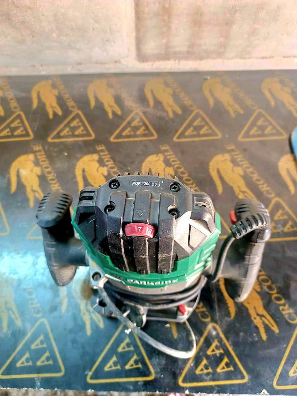 شركة بارك سايد 
فرطونة نحت وتثقيب الاخشاب كهربائية مستخدمة 
تشتغل شرط على الفحص 
السعر 20 الف والتوصيل 5 
للحجز والاستفسار مراسلة الصفحة او تواصل على واتساب***********
