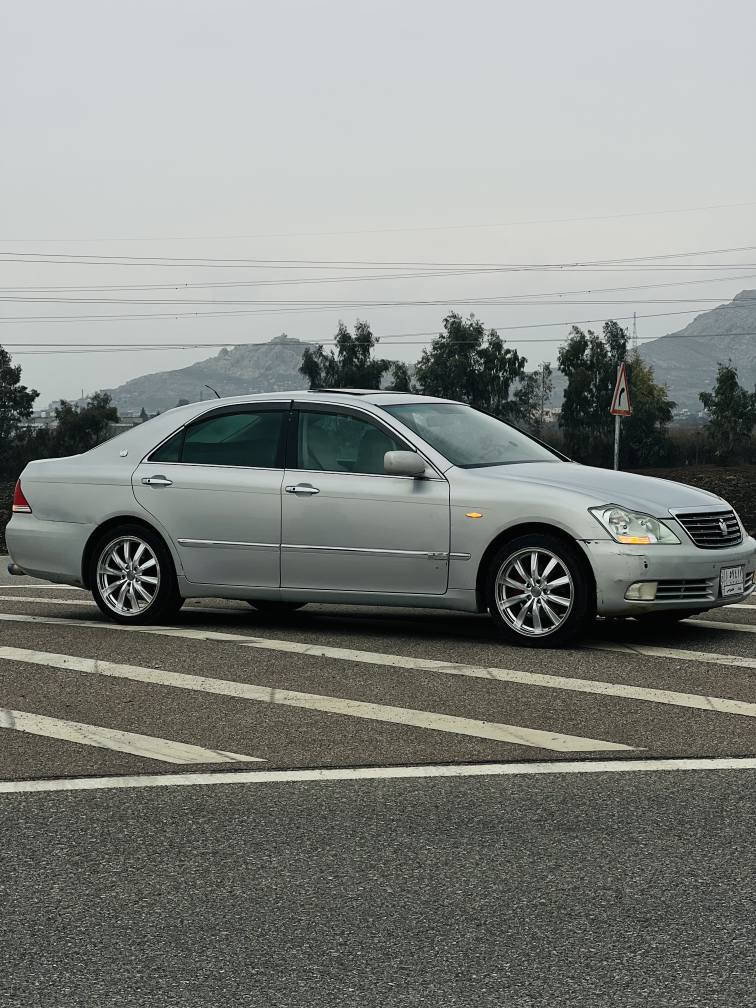 تۆیۆتا کراون شاهانە 
مۆدێل 2005
110 هەزار کم ڕۆشتوە
ڕەنگی سلفەر ناو زەرد
گێڕو مەکینەو کارەبای هەر هەموو گیانی بە شەرت تەقەو ڕەقەش بە شەرت
زۆر پاکو زۆر جوان ماوەتەوە
مەکینەی ٦ پستۆن 182 بێ دوگەڵ
هەموو گیانی بیلاد ماوەتەوە 
2 دوگمە فول فول مواسەفات 
دەبڵی سەوز بۆ دانراوە زۆر نەرمە

سعریکی زۆر هەرزان 45 وەرقەو مجال

شوێن/سەیدسادق حلبجة, السليمانية


**إذا كنت صاحب هذا الإعلان وتريد حذفه لأي سبب، رجاءا أرسل رسالة إلى الدعم الفني**