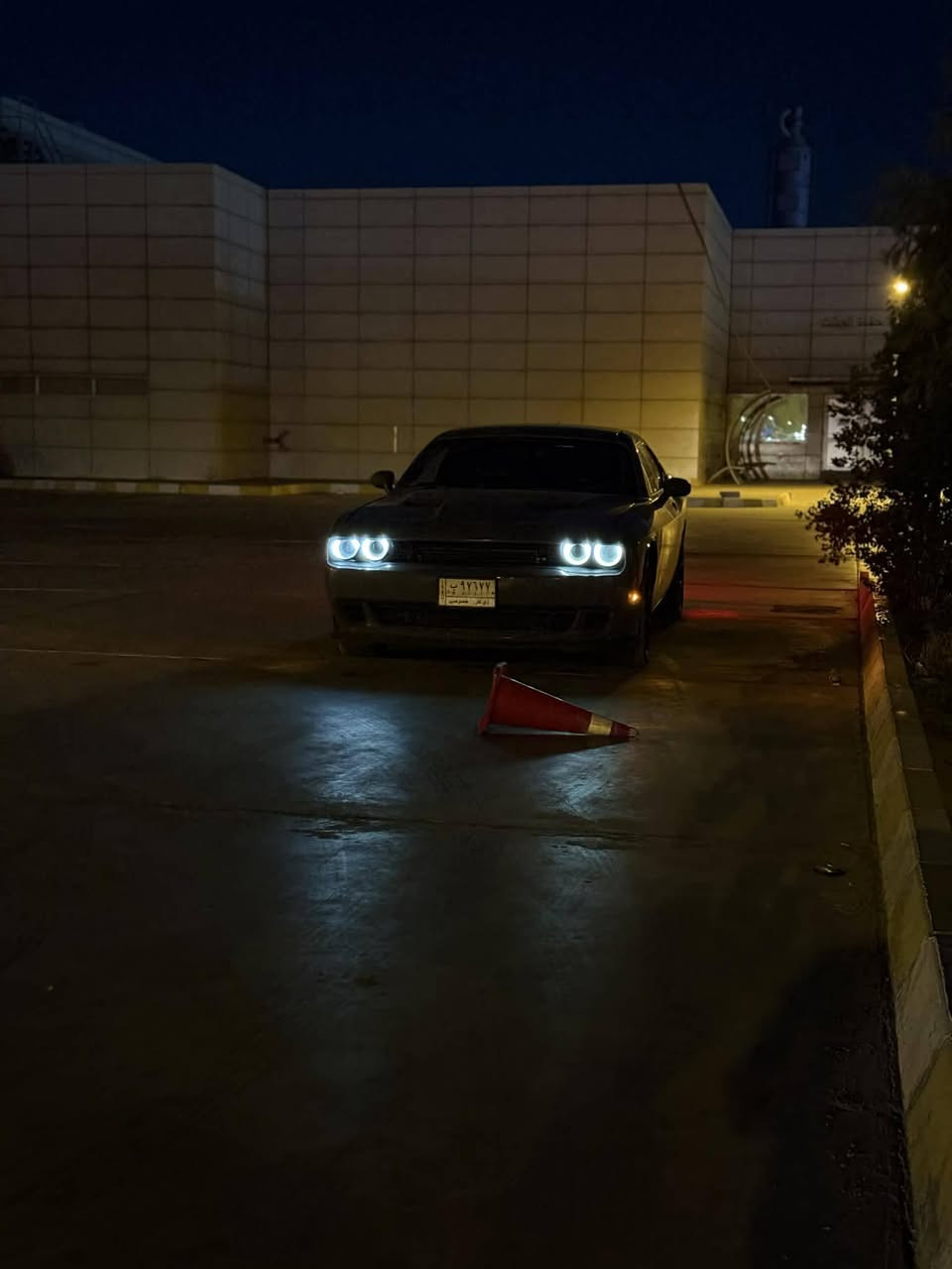 السلام عليكم

چالنجر 2018 ذي قار حره
ماشيه  118m 
سنوية جديده لل 2031 ورقم امكليزي
كشنات جلد تدفئه تبريد تدفئه ستيرن
شاشه كاربلي كبيره 
حساسات خلفيه 
رادارات جانبيه 
تشغيل عن بعد
تبريد قطعتين 
ايرباك برده فقط
منظومة تبريد جديده كامله
عدسات لايت اصلي بدلتهن ب 400 الف
ضربة امريكا تبديل جاملغ ايمن ورش كلير بنيد 
وهنا بالعراق ضربه خفيفه جدا نصبغ بيهه جاملغ ايسر ونص من الباب 

صور الحادث مال امريكا والعراق بالمنشور موجوده
السعر 155 وبيهه مجال
***********
