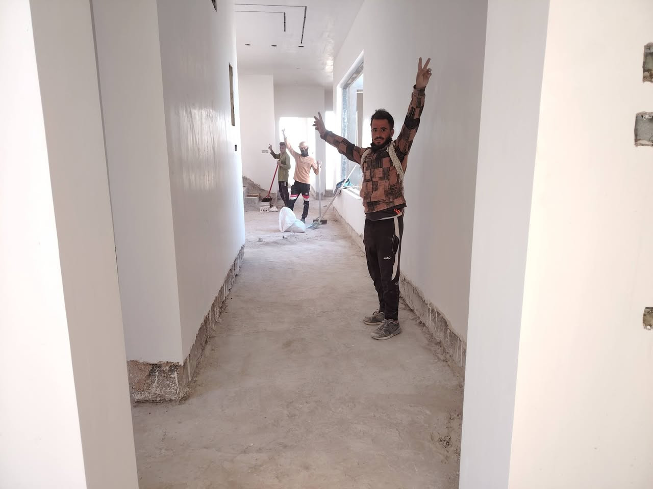 سلام عليكم  / يوجد كادر عمل جاهز  تصعيد مواد  / تنضيف بيوت  / تفليش  / تكشيط  / دفن نهري  / شقلنه ليل ونهار  / وماعليك بكلشي تاخذ شقل جاهز مني  / ومعداتنه جاهز وسياره تجيك للبيت ماعليك بس تصال على رقم/  ***********
