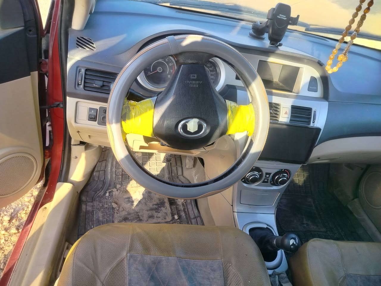 سلام عليكم من رخصة الادمن للبيع كريت ول صالون مكينه اوكير خير من الله الرقم بغداد سنويه 28السعر 40اوبيها مجال مكان السياره بابل الاستفسار الرقم ***********
