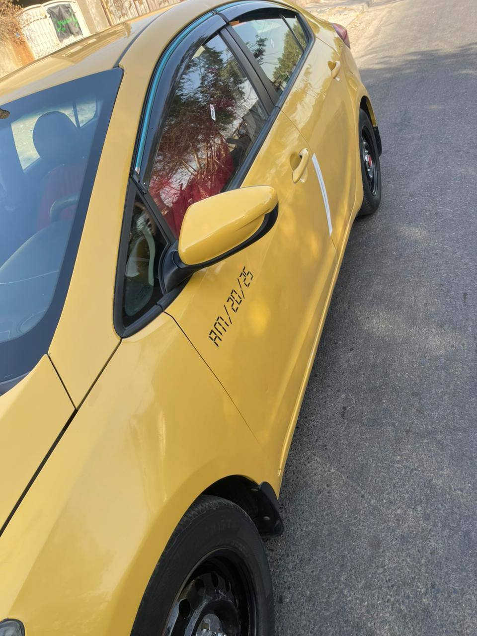 السلام عليكم فورتي 2015 حادث بنيد بدون دواخل او بلعراق باب خلفي فقط السعر 109
***********
