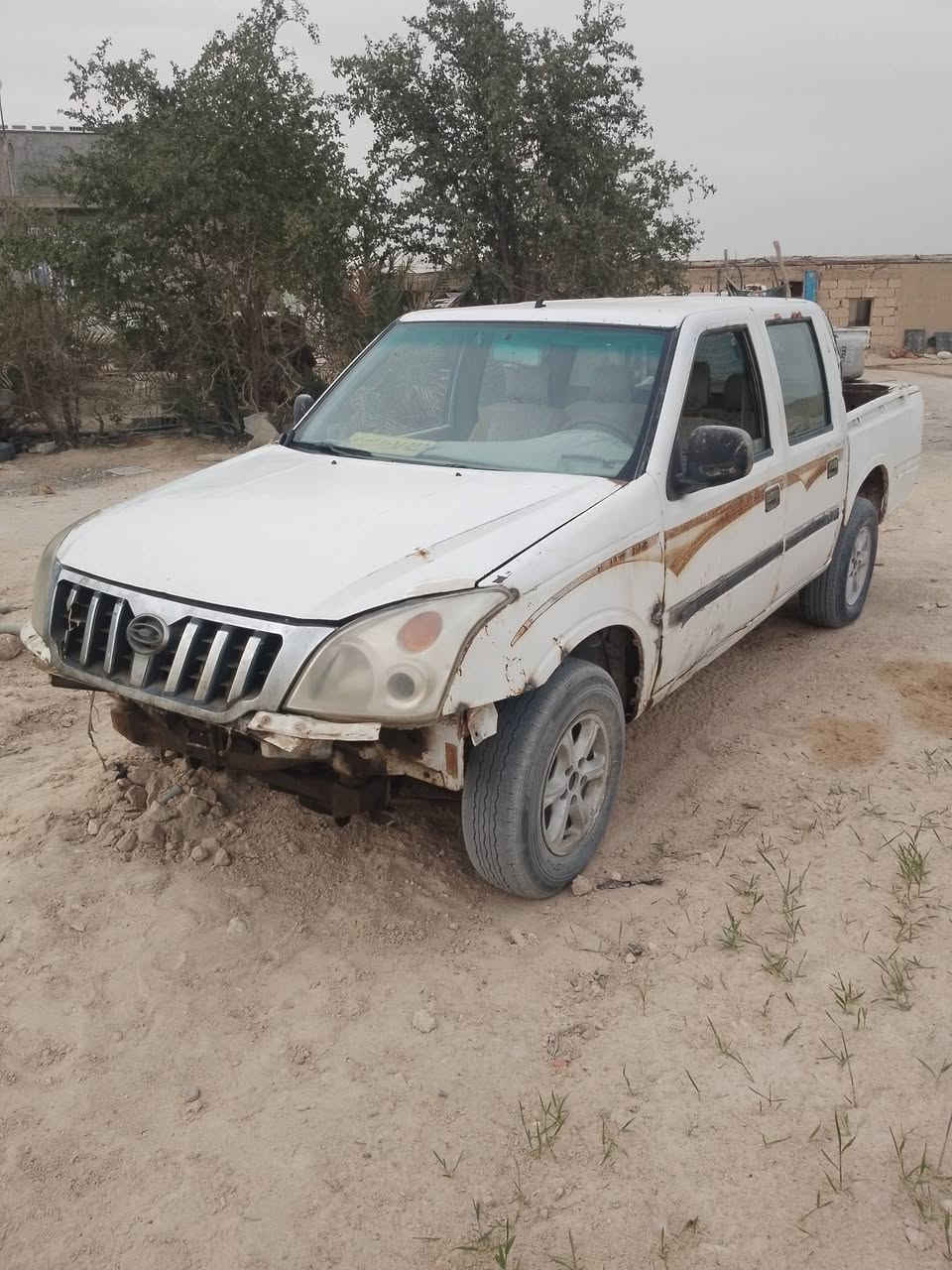 بيكم للبيع 
موديل 2007 
سيارة شغالة ونضيفة 
مكان السيارة( كربلاء) 
السعر 12 ورقة وبيها مجال 
***********
***********
