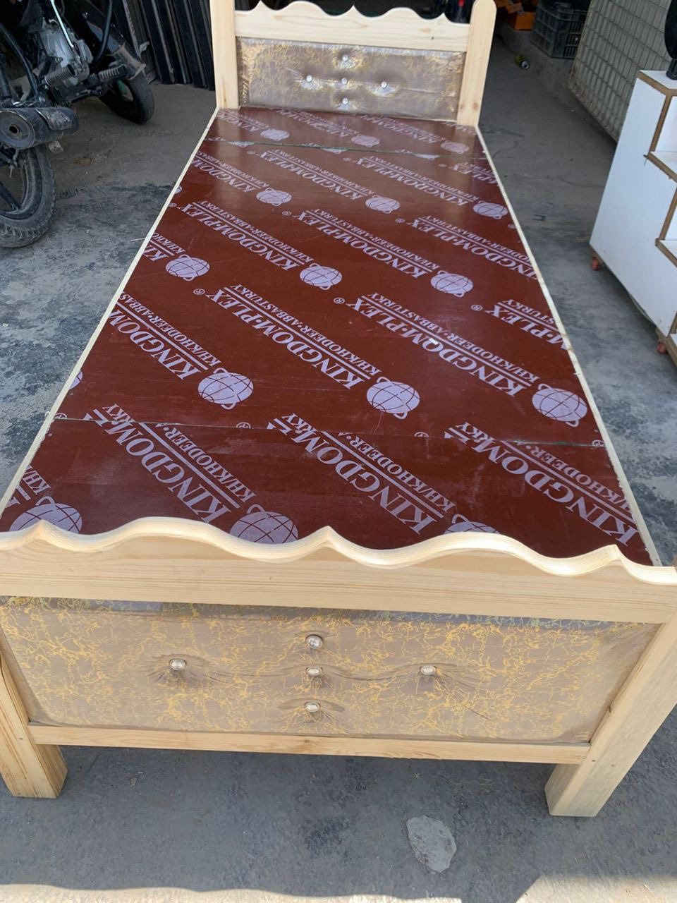 توفرت من جديد سرير نفر السعر 40 الف للاستفسار ***********
