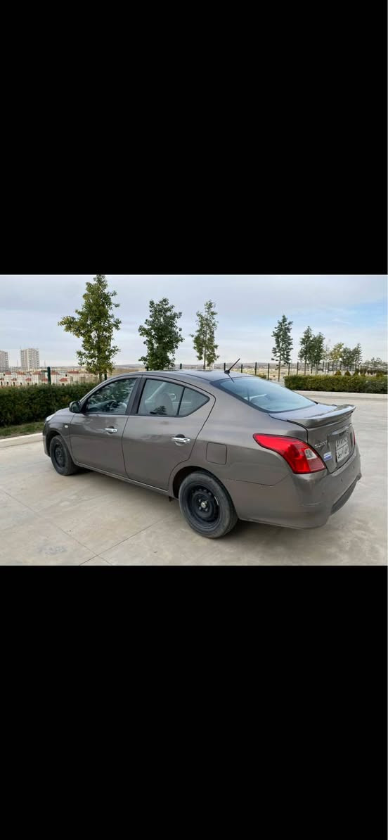 نیسان سەنی 
مۆدیل ٢٠٢٠
٩٤.٠٠٠کم رۆیشتیە 
هیچ هێچی نیە بەس یەک قنجی گچکە لە سندوقی 
زۆر خاوێنە 
رەقەمە 
نرخی ١١٤$ وەرەقە و معامەلە 
*********** أربيل, العراق
