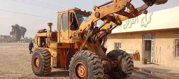 شفل حجم 80  موديل 79  مكفول بدون صبغ و كير و محرك شغالات شرط الشغل 
السعر 110 
***********
