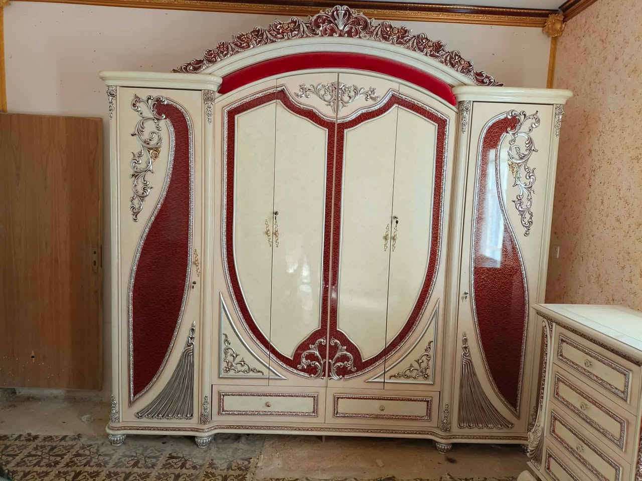 بسم الله.. على بركة الله.. معرض الخطاب حديثه الحي العسكري مقابل جامع عبد اللطيف حامد. ***********
غرفه تركيه. 9  قطع  نظيفه... 750. الف
