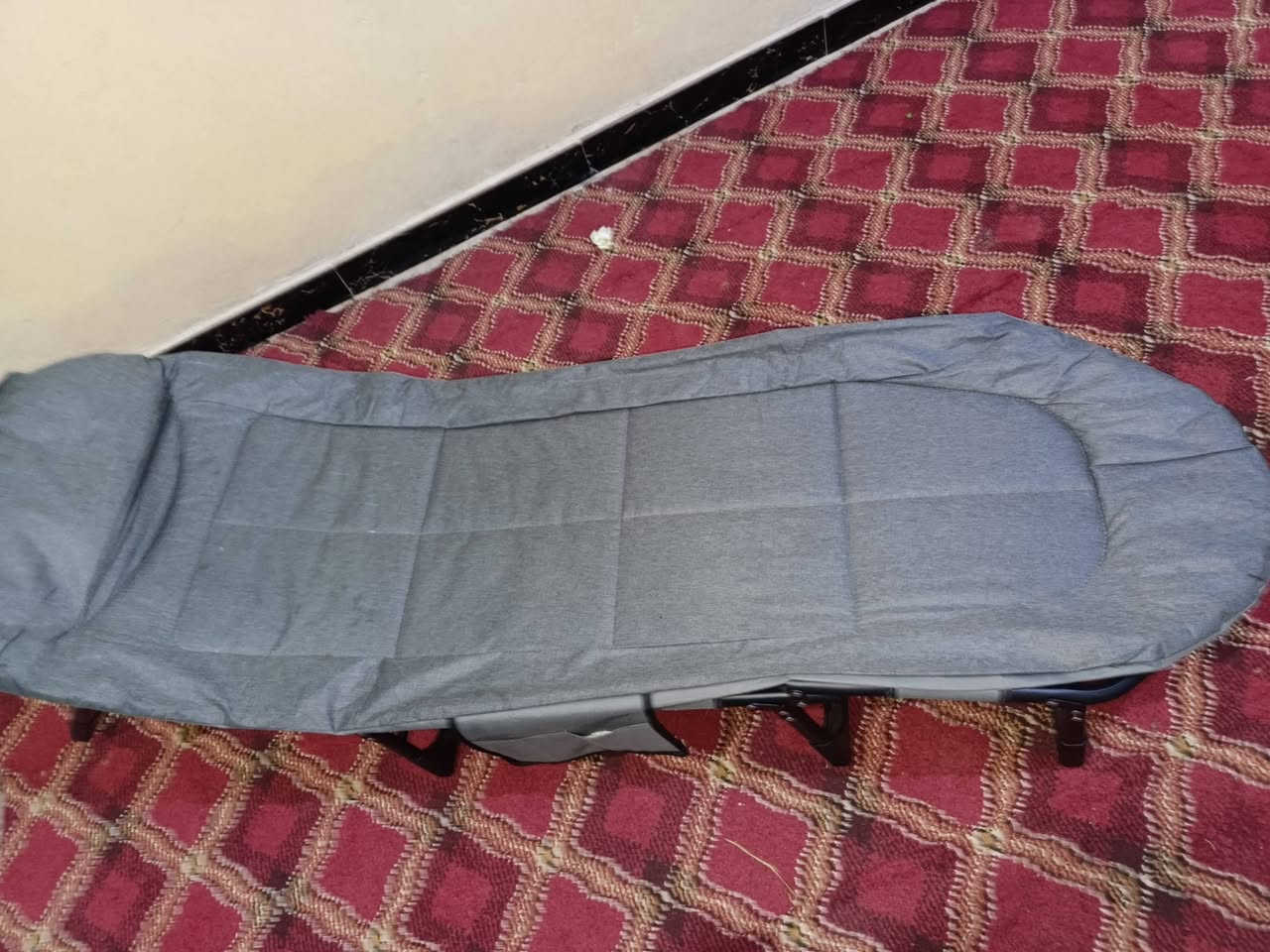 للبيع سرير نفر حديد يتحمل وزن 100كيلو العدد 3مثل ماموضح بل صوره تتحكم بيها السعر 60الف كلهن للأستفسار ***********
