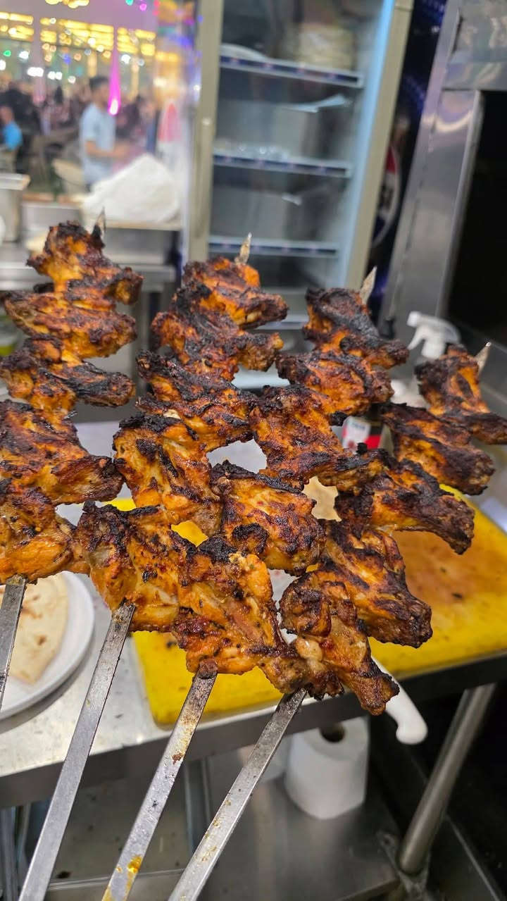 🥩مشويات الشيخ 🥩
🔥اجنحه مع تمن ولمقبلات كيلو 10🔥
🍗كباب لحم عراقي خالص كيلو 20🍗
🍆كباب دجاج كيلو 14🍆
🍖تكه دجاج كيلو 14🍖
👑نفر كباب لحم مع المقبلات وصمون 10👑
🍋نفر تكه دجاج مع المقلات وصمون 10🍋
🥕نفر كباب دجاج مع المقبلات وصمون 8000🥕
🌶نص كيلو اجنحه على تمن مع المقبلات 5000🌶
☝لفه كباب لحم 200☝
🍒لفه تكه دجاج 200🍒
👀مستعدون لتجهيز كافة المناسبات 👀
👋توصيل مجاني داخل الغزاليه وخارجه 👋
☝رقم الحجز ***********☝
❤عنوان الغزاليه شارع العام قرب شارع البداله❤
🔑تنفتح المشويات من ساعه 5العصر 🔑
☝لحد 3الفجر ☝
🔑تحة طيبة من مشويات الشيخ لكم 🔑
