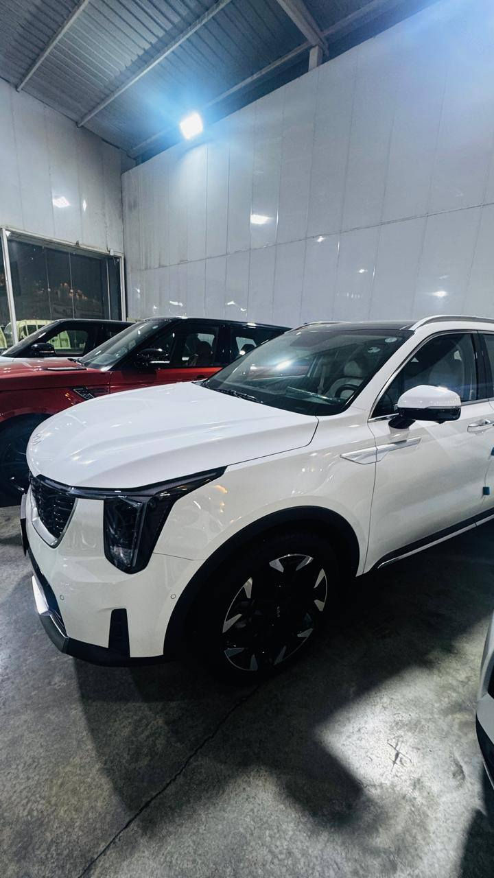 السلام عليكم
سورنتو2025.    
كفاله عامه ماشية 11 الف 
          المواصفات
شاشة  متغيرة 
  6 سلندر
أربعة أوضاع قيادة
‏بانوراما
شحن لاسلكي
بردات خلفية
حساس مطر 
مري اوتو دم
بصمة وتشغيل عن بعد 
مثبت سرعة 
كراسي كهرباء
جنطة كهرباء
هندبريك بصمة
درايف مود 
اوتو هولد 
مساعد انحدار 
مانع انزلاق 
كير ماوس
مثبت سرعه 
كراسي كهرباء
7 راكب
3 قطع تبريد
انارة محيطة ليزرية متغيرة 
لايت عالي ناصي زنون 
لد ليزري نهاري 
بك لايت ليزري 
حساسات امامي خلفي 
حساسات أطار
كامرة دوارة 
شاشة تخدم نظام 
4 كاميرات فول عده فور ويل 
رقم اربيل شرط تحويل مباشرة سنويه هزه جديد 
370 ورقه 
اي استفسار 
***********
مكان بغداد البياع
